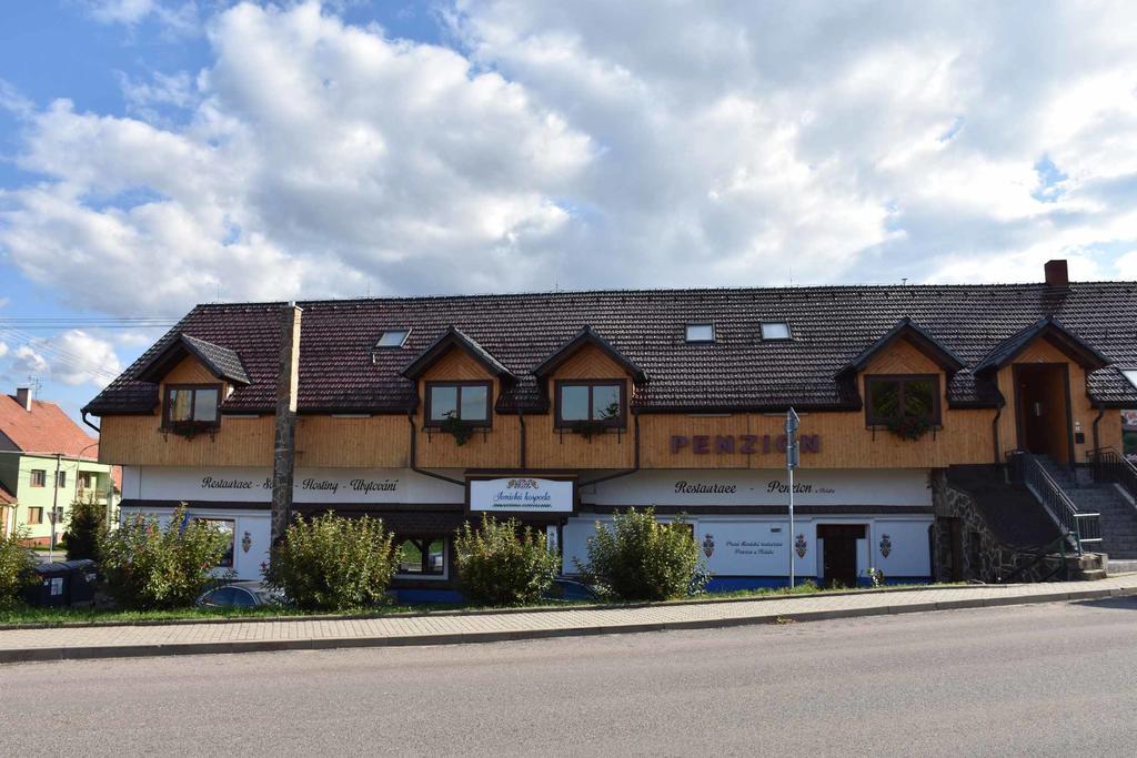 Penzion U Holuba Hradčovice Buitenkant foto